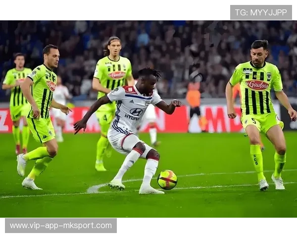 摩纳哥锋线多点开花，球队冲击欧冠资格，摩纳哥精选