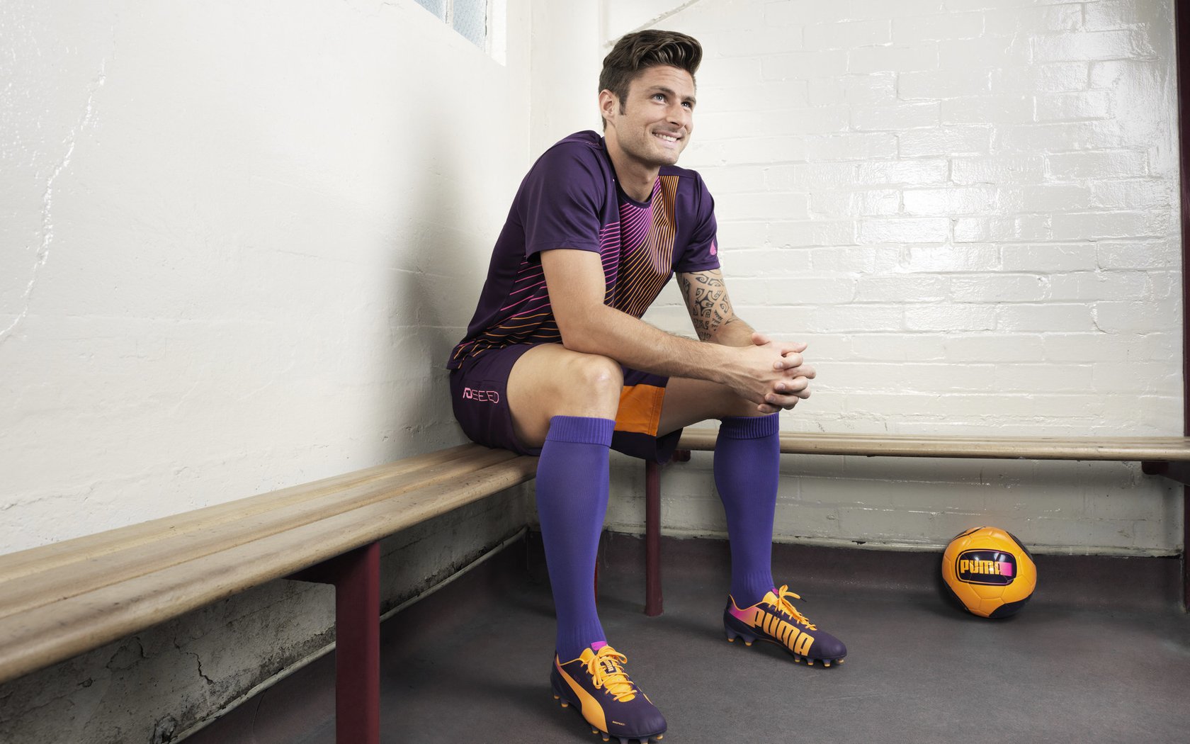 俱乐部举办球员家庭开放日 增进家属理解与支持,俱乐部的球员进入国家队怎么收入